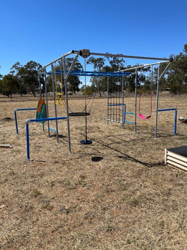 The Gorilla Plus - Funky Monkey Bars & Swing Frames