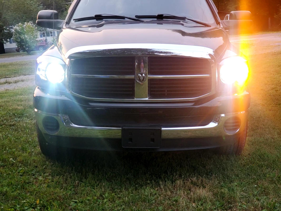 (Front Turn Signals) 3157 LED Switchback Turn Signals (Standard)