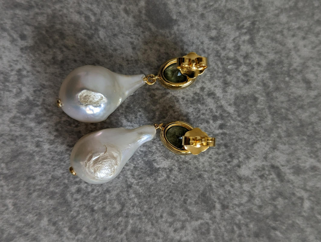 Fleur Baroque Pearl Drop Earrings in Green
