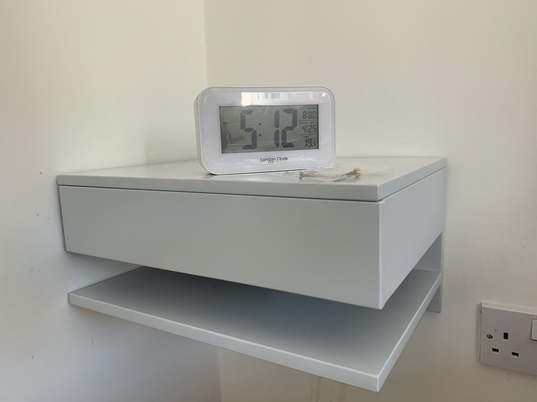 urbansize floating bedside table