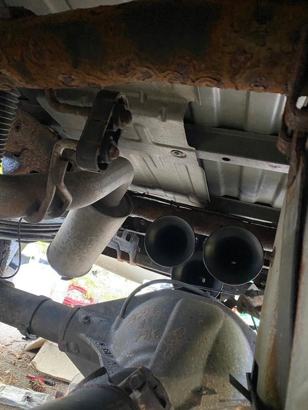 Mini Outlaw 3 Liter Train Horn Kit HornBlasters