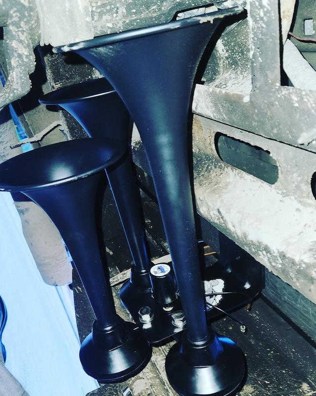 MiniOutlaw 127H Train Horn Kit HornBlasters