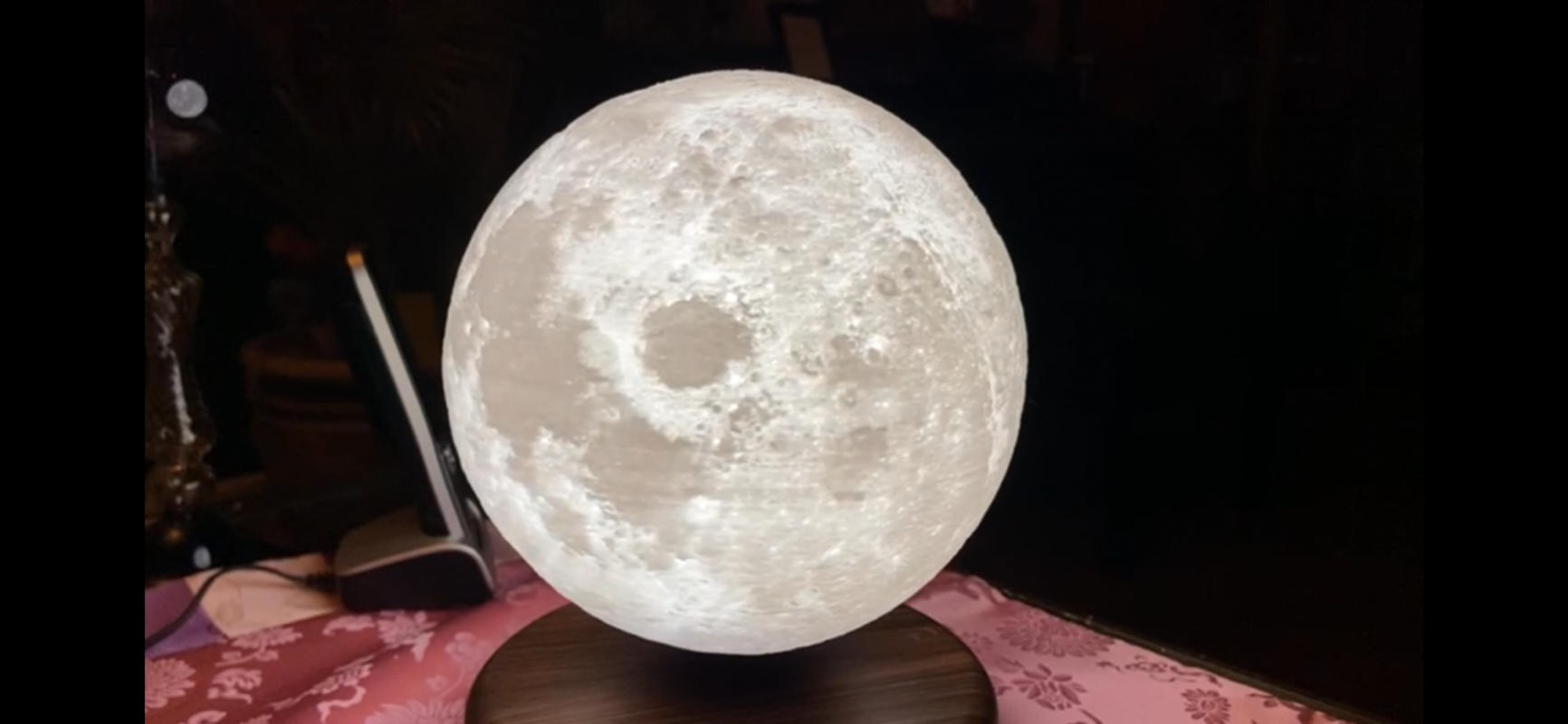 MAGLE Schwebende Mondlampe Magnetische Mondlampe 3D Mondlicht Nachtlicht  (Dunkelbraun) : : Beleuchtung