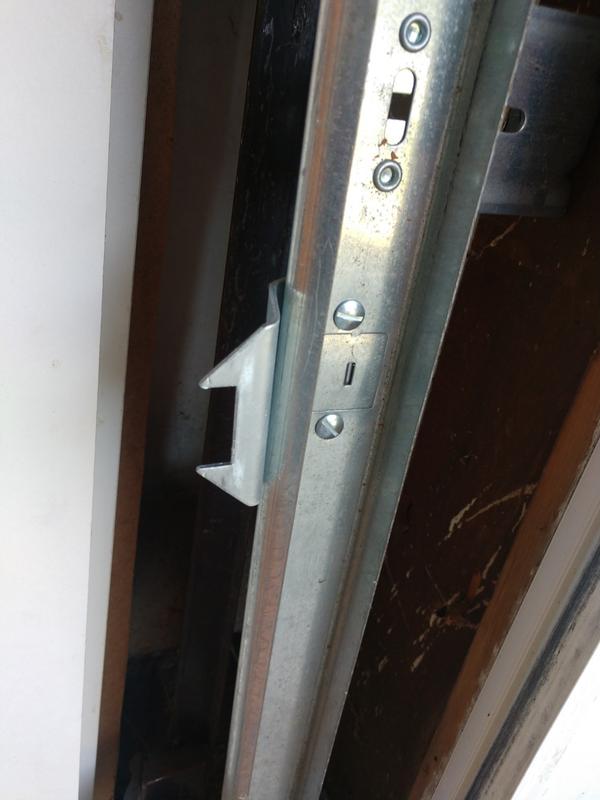 Garagedeuren en motoren 307895 311953 Wayne Dalton Garage Door Lock Kit