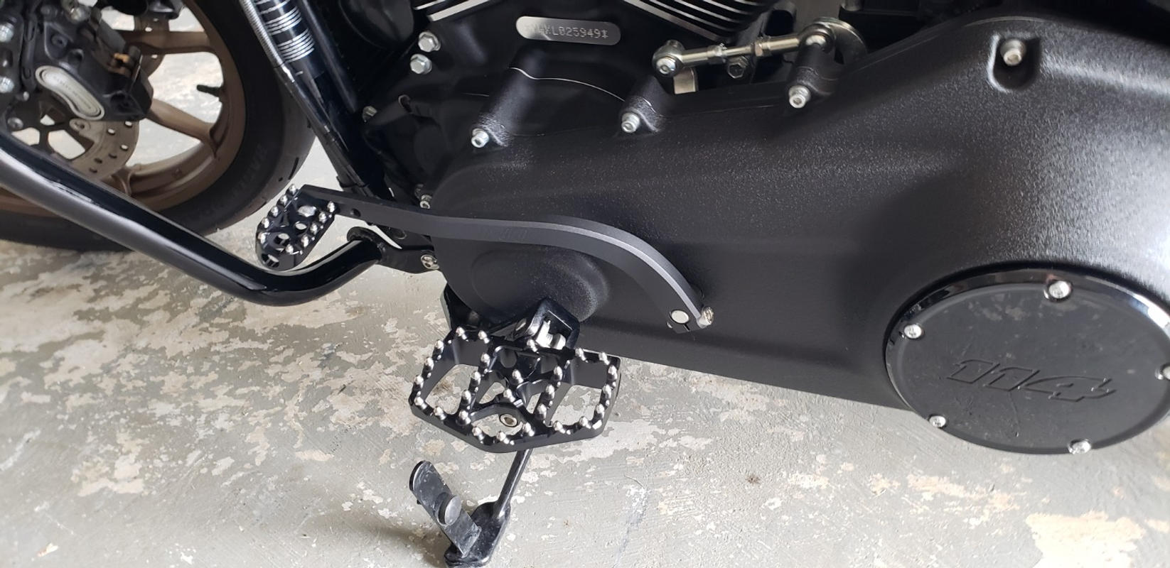 HARLEY DAVIDSON DYNA CUSTOM CHOPPER V4 MINI FLOOR BOARDS BLACK FLO Motorcycle Parts Motorcycle