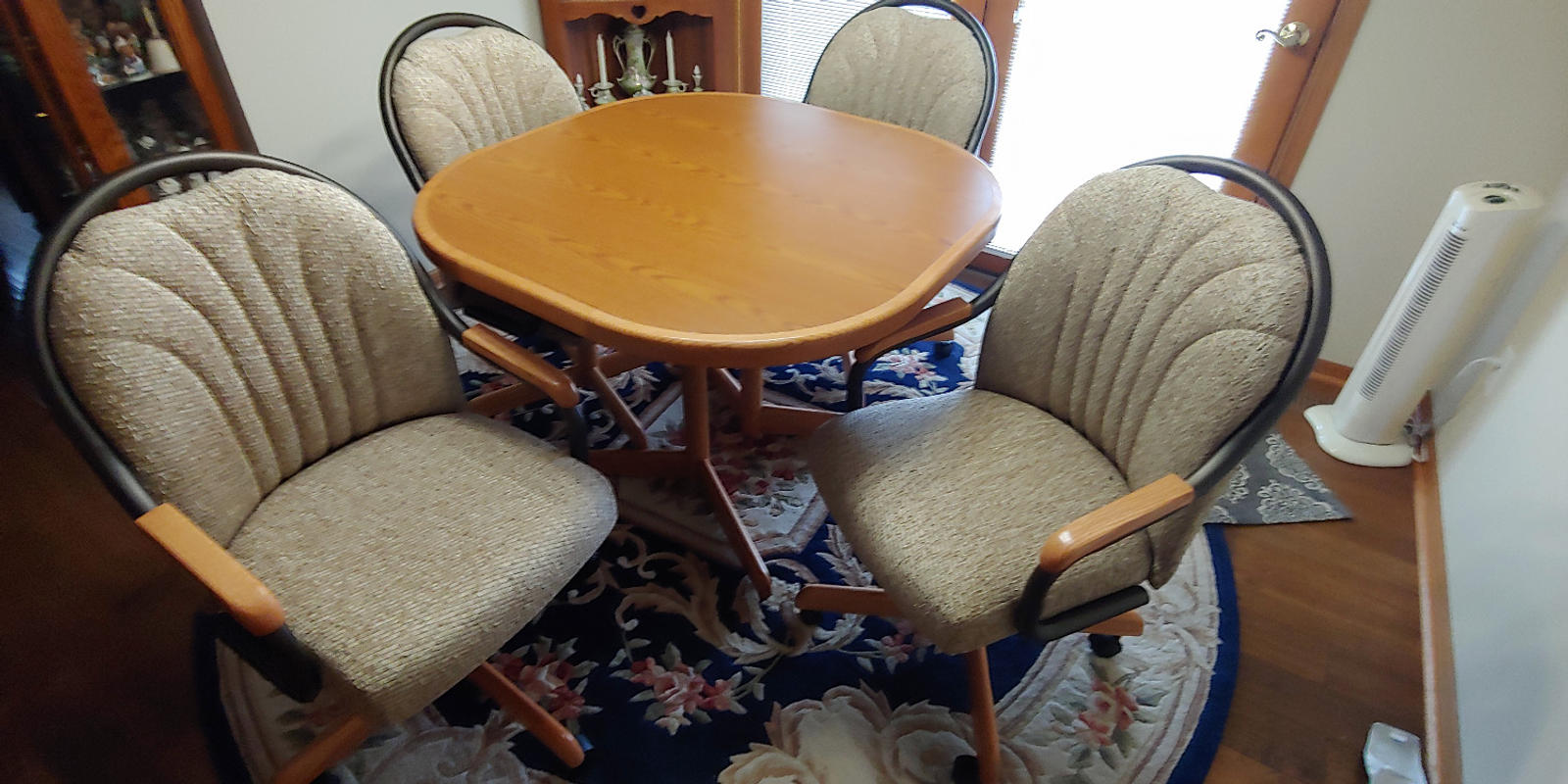 Caster Chair Company Bently Build a Chair D8Z68502CT (1 Chair)