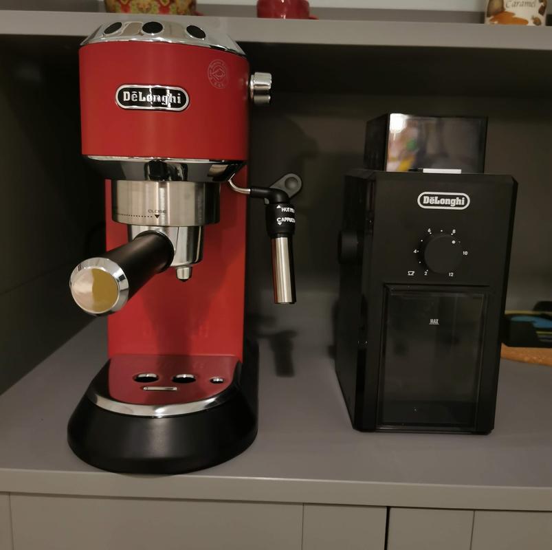 Delonghi Dedica Style Pump Espresso Machine, Red Ec685.R+Kg79 (Bundl