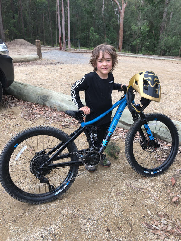 kids full suspension mountain bike