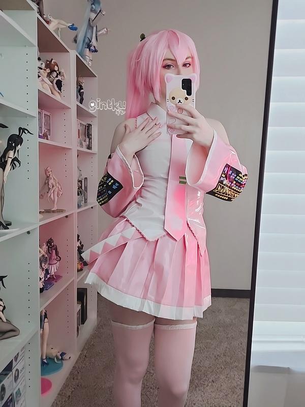 Uwowo Vocaloid Sakura Hatsune Miku Classic Pink Dress Cosplay