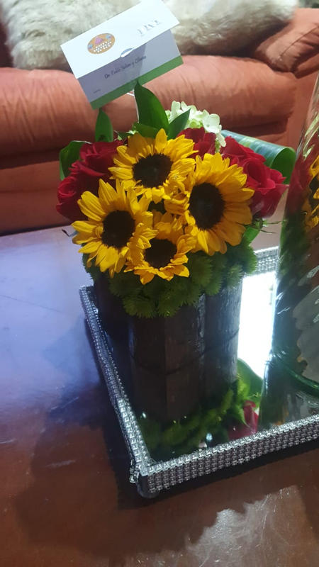 Arreglo con Girasoles Rosas y Hortencias con Envio Bogota Entrega a  Domicilio