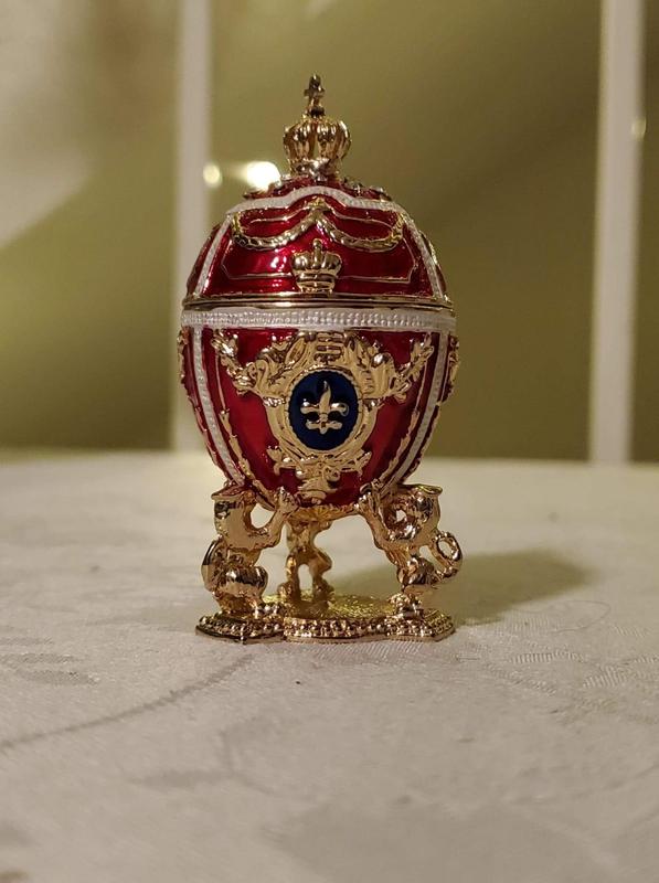 Lions Holding Royal Crown Royal Inspired Easter Egg 2.75 Inches