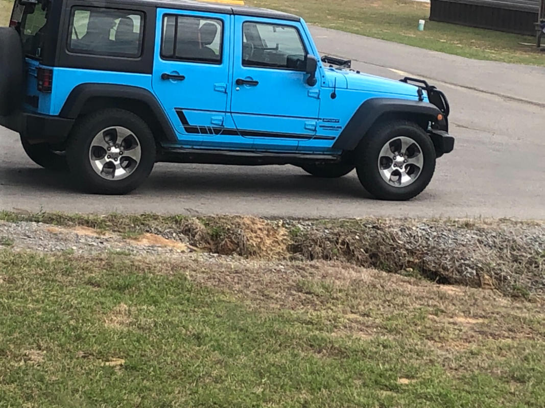 Jeep Wrangler Unlimited Black Wheel Skins / Hubcaps / Wheel Covers 18