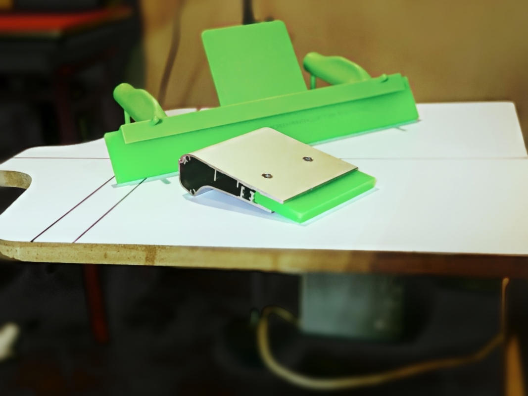 EZ Grip With Variant Squeegee Size by