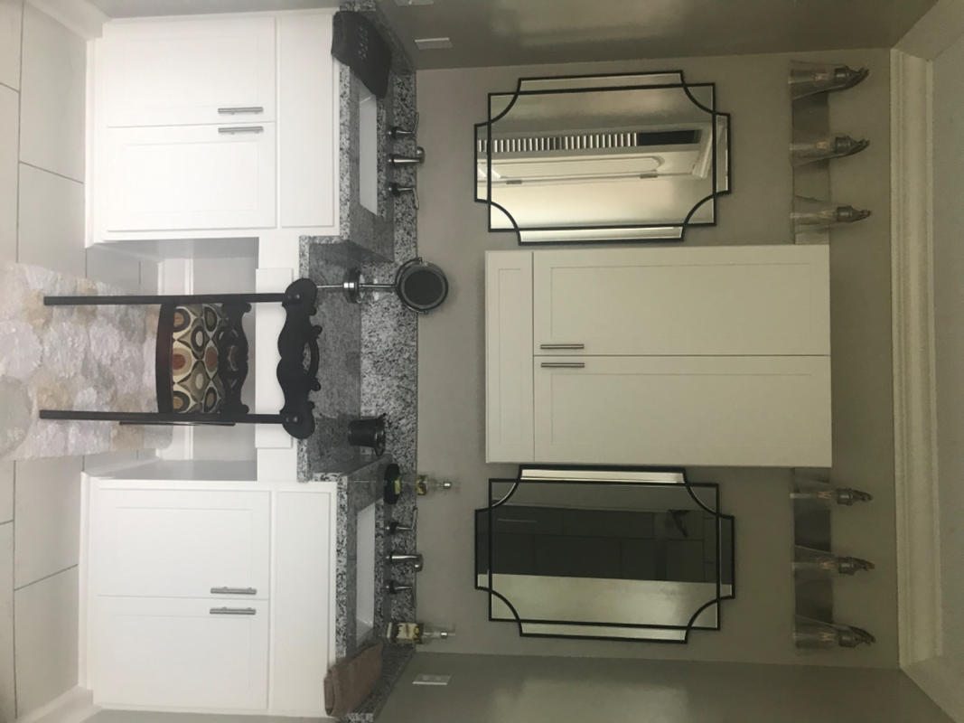 Kate and Laurel Minuette Glam Wall Mirror, 24 x 36, Silver, Elegant