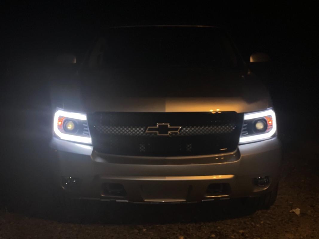 Spec-D Projector Headlights Tahoe / Avalanche / Suburban (07-13