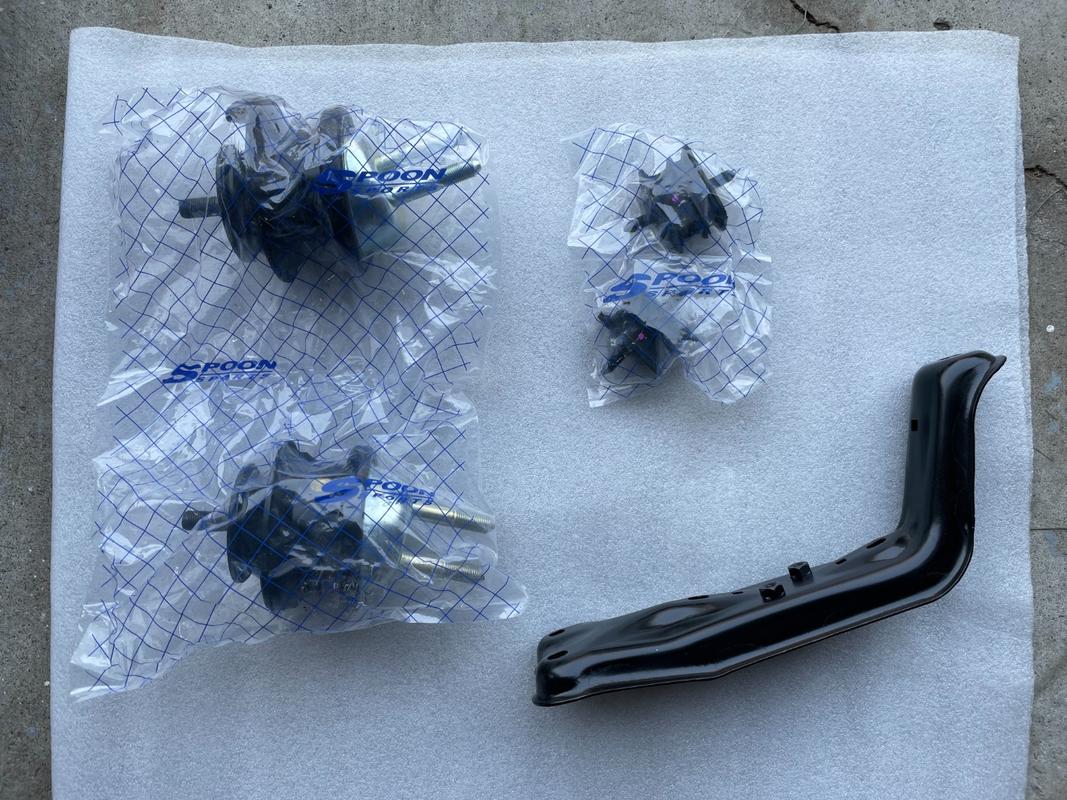 SPOON ENGINE and TRANSMISSION MOUNT For HONDA S2000 AP1 AP2 50800AP1