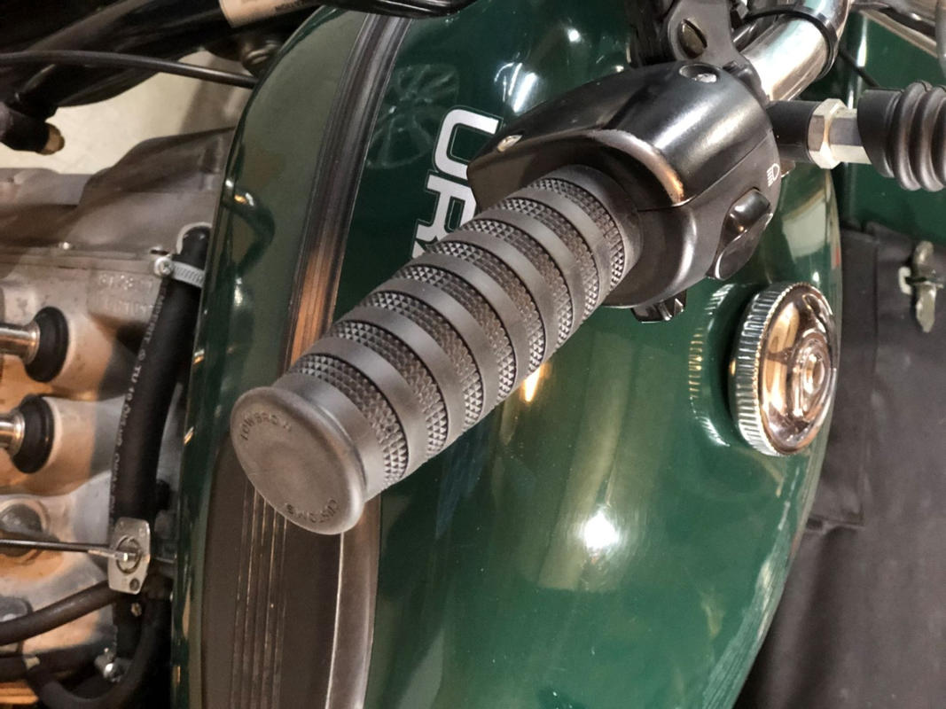 Lowbrow Customs Knurled Grips - Analog Motorcycles