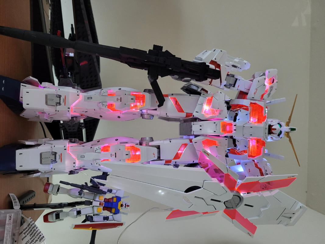  Bandai Hobby Mega Size 1/48 Unicorn Gundam [Destroy Mode]  Gundam UC Model Kit Figure : Arts, Crafts & Sewing