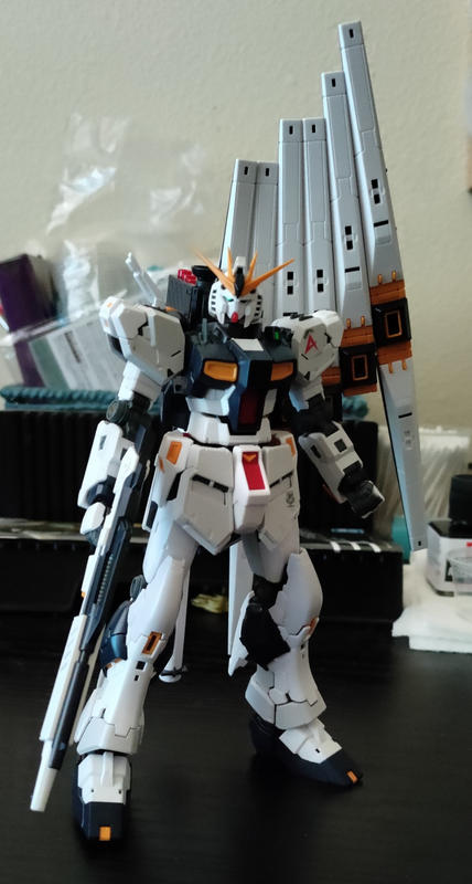 1/144 RG Nu Gundam