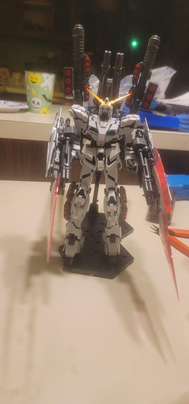 GUNDAM: MG MOBILE SUIT RX-0 FULL ARMOR UNICORN GUNDAM 1/100 MODEL