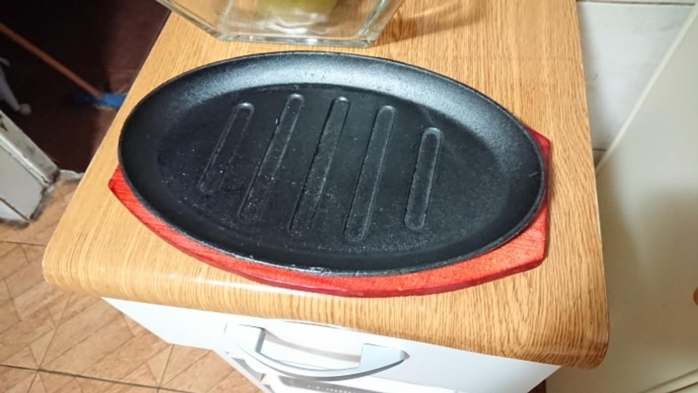 Cast Iron Sizzling Platter With Wooden Pan Holder – Kitchen Groups