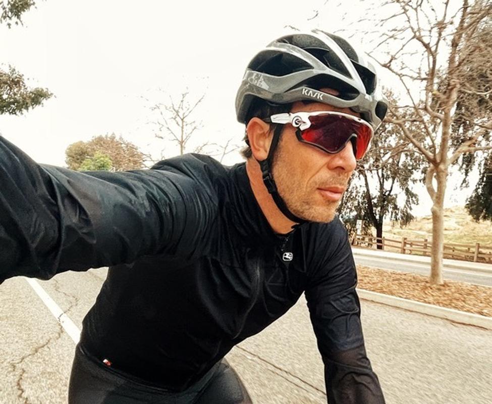 oakley wind jacket cycling