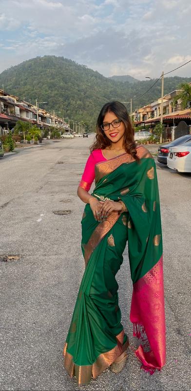 Tia Bhuva Women's The Saree Silhouette Skirt in Seafoam Size Large