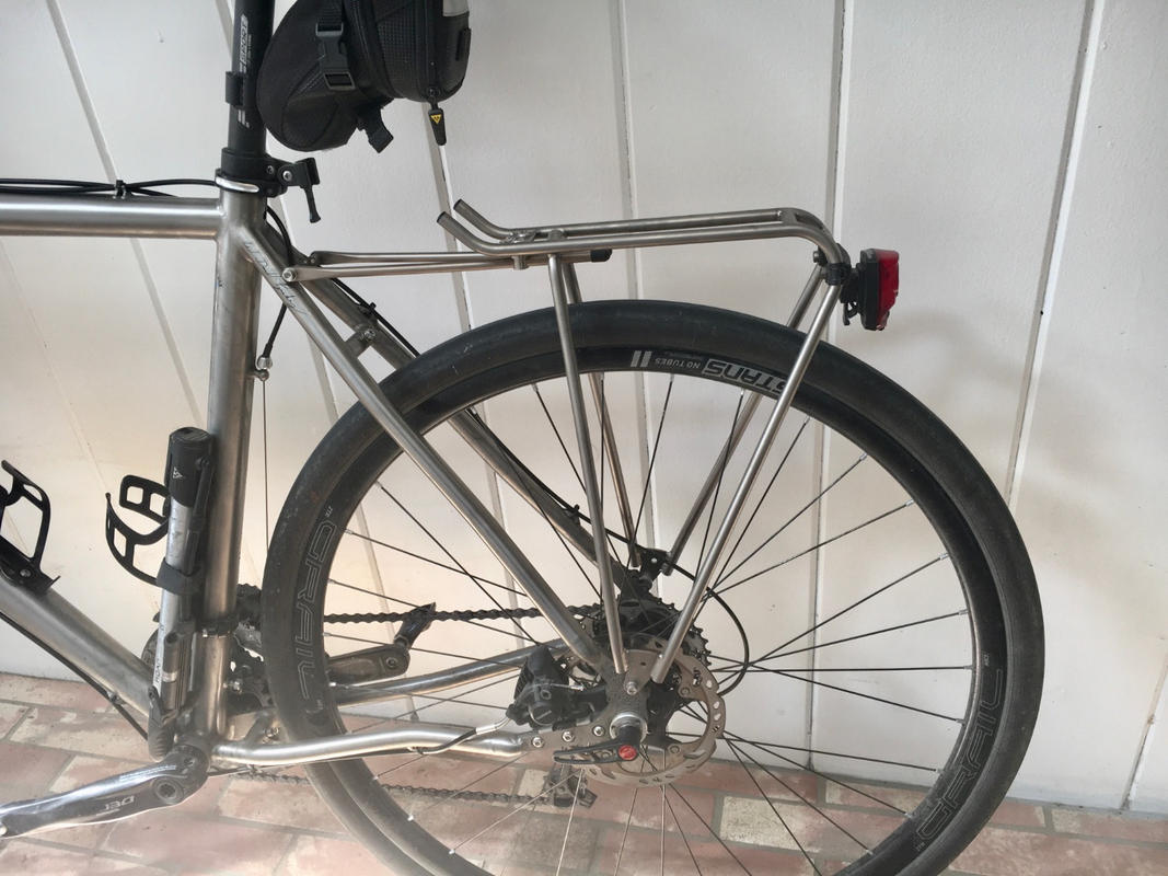 Porte-bagages Mixte Tubus Airy 26/28 - En Titane, Léger Et Durable, Pour Vélos De Route Ou VTC