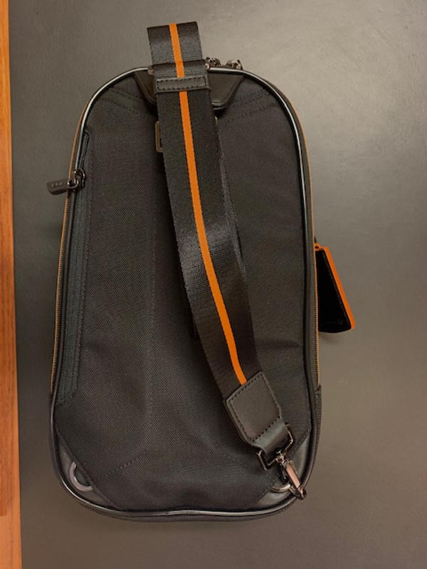 TUMI | McLaren Torque Carbon Fiber Sling – Carbon Fiber Gear