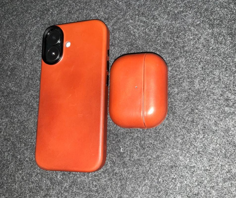 Leather iPhone 17 Shell Case Metal, MagSafe - Saddle Brown - RYAN