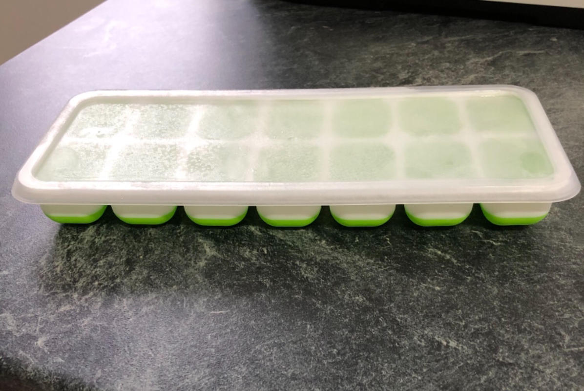 Product Review: Yoove Ice Cube Tray With Lid and Bin {Silicone Ice Tray For  Freezer} 