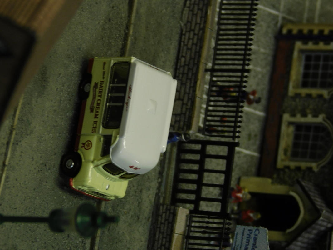 N Scale 1950's Ice Cream Truck Kit - Model Railroad Scenery By Showcase Miniatures (Item 32)
