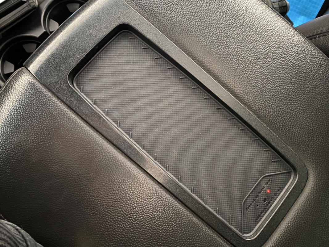 2007.52014 GM Wireless Phone Charging Kit for GM Trucks & SUV's