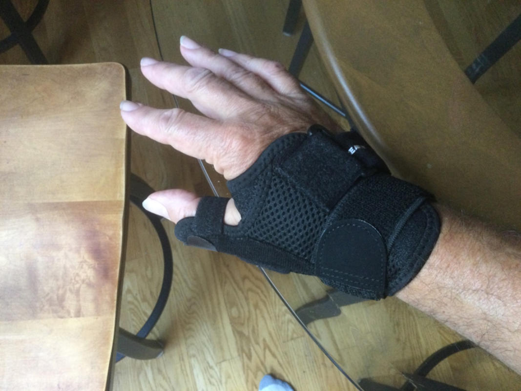 Braceability Trigger Thumb Splint - Jammed, Sprained or Broken CMC Joint and Wrist Spica Support Brace for Tendonitis Treatment, Arthritis Pain