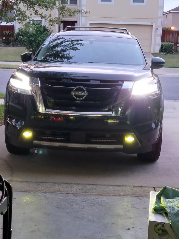 Evan-Fischer Black Fog Light Cover Set – 2005-2012 Nissan Pathfinder Front Left & Right