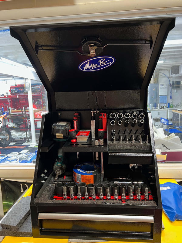 18 x 12 in. Steel Shopbox™ – Montezuma® Toolboxes & Tool Storage