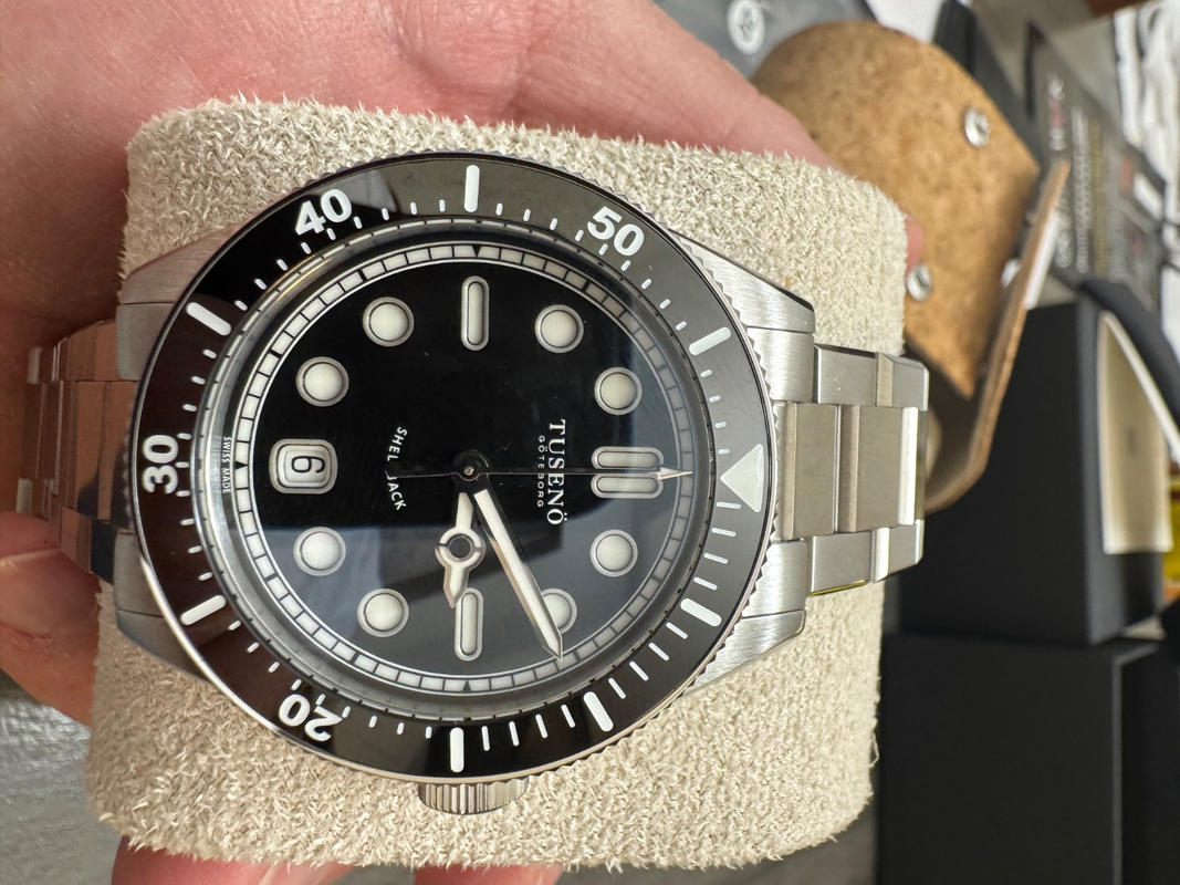 Shellback Black | Tusenö, Swedish automatic watches online since 2015