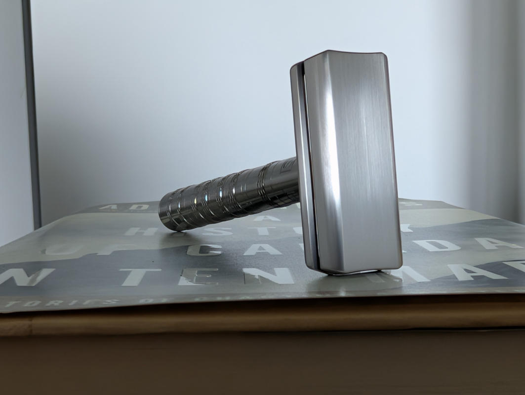 J*O様 HENSON SHAVING TI22 Medium ヘンソン　新品未 Henson Shaving Ti22 Titanium Machined DE Safety Razor