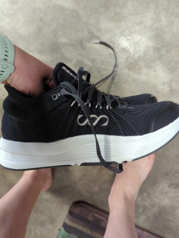 saysh running shoes