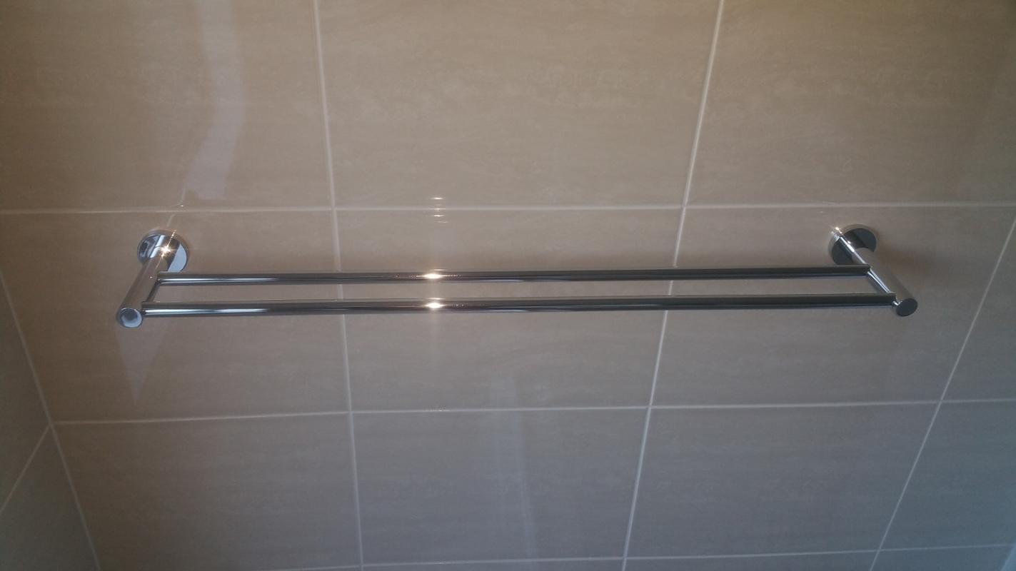 Radii double towel best sale rail 800mm round plate