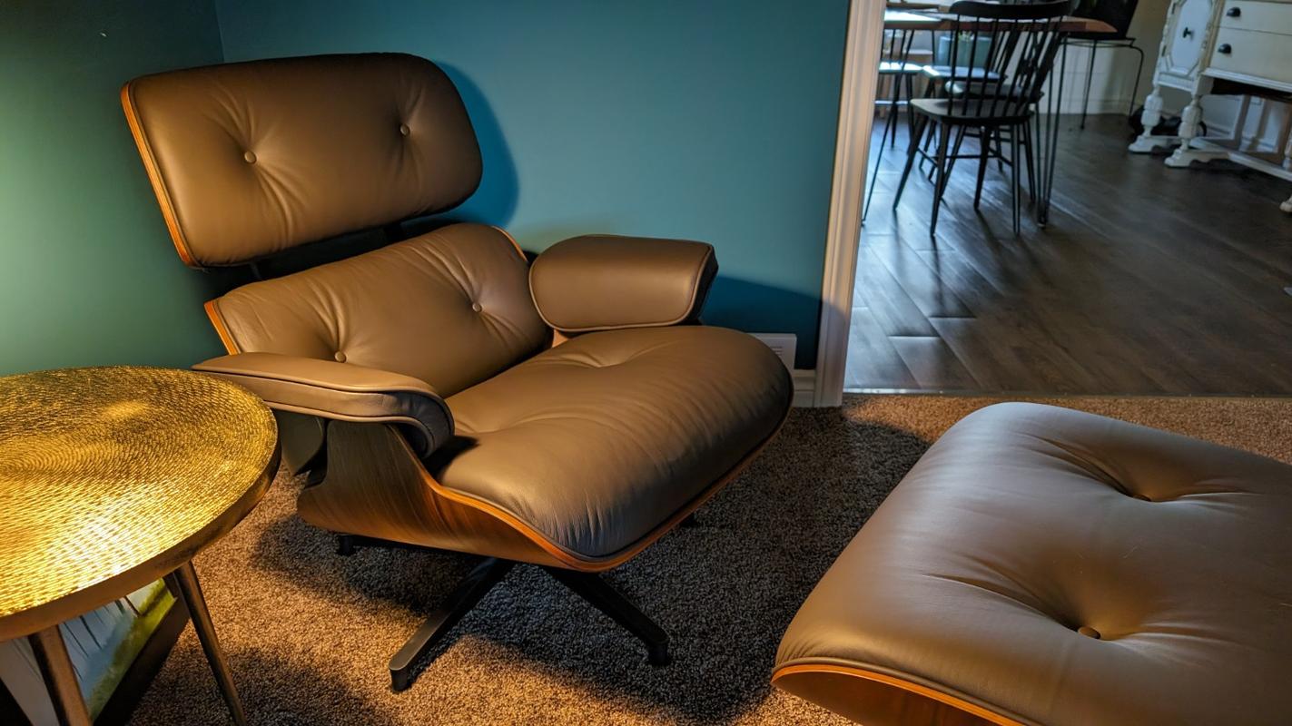 EM Lounge Chair Ottoman