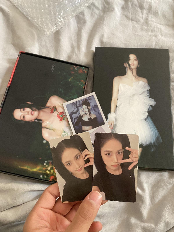 YG SELECT & KPOP MERCH Exclusive Benefit) JISOO - ME FIRST SINGLE ALB