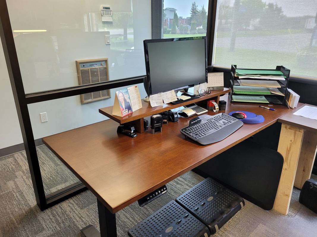 Magnetic Cable Tray for Standing Desk