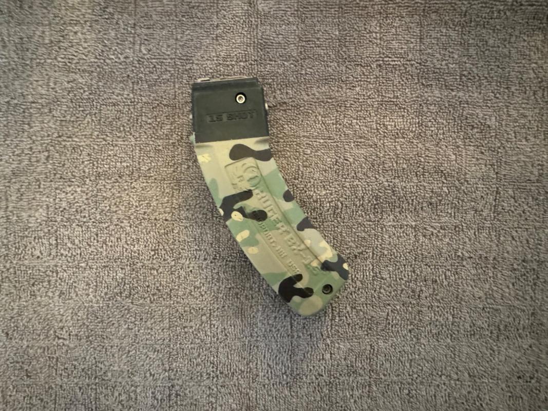 MULTICAM. Camo Stencils and Paint Kit - Camosavage