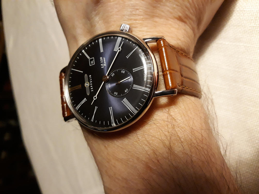 Orologio Zeppelin LZ120 Rome 7134-3 Al Quarzo, Cassa 41mm Acciaio, Quadrante Blu E Cinturino In Pelle