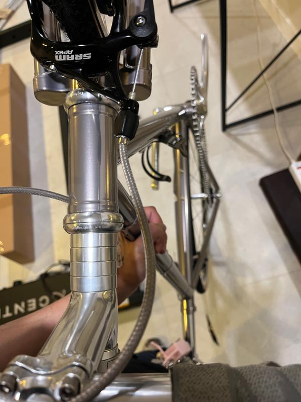 ピストバイク完成車 650C VIVALO BLACK（NJS 競輪ピストフレーム