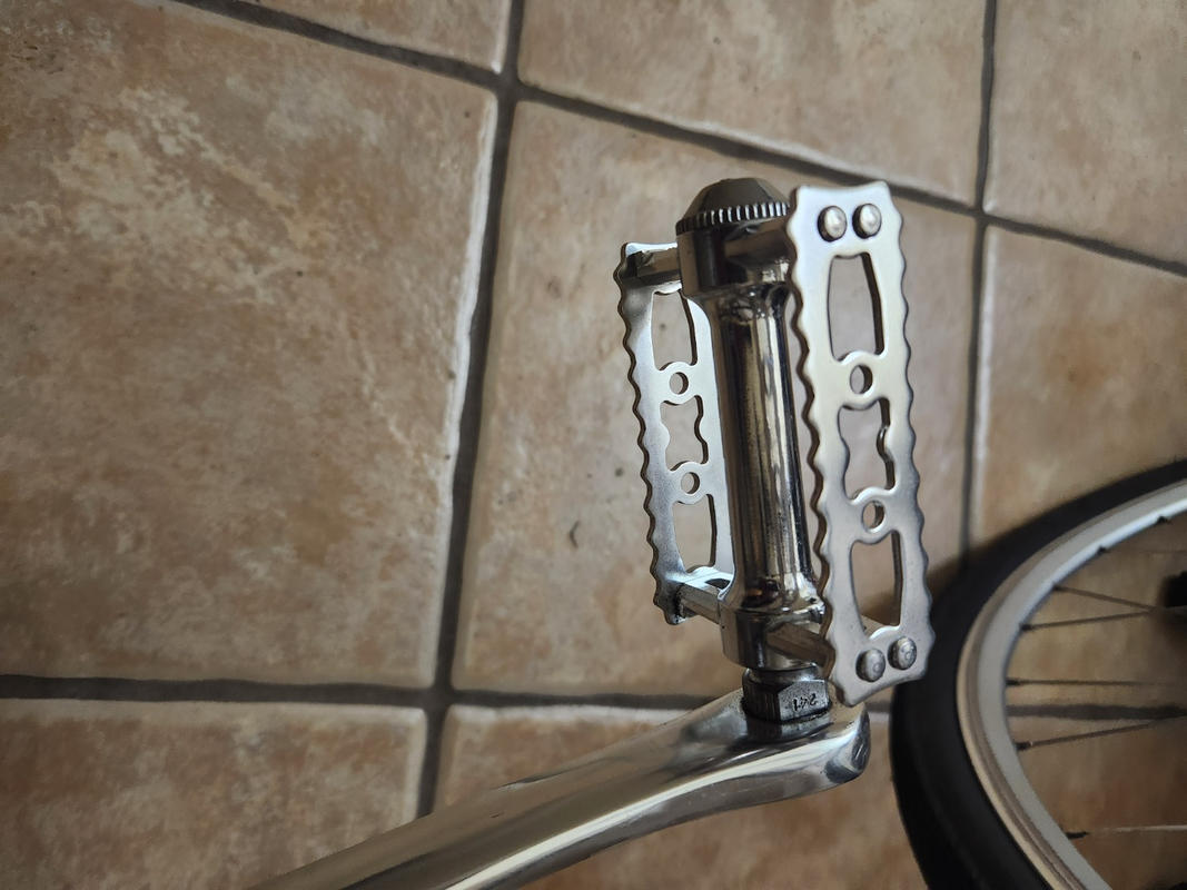 MKS Sylvan Touring Pedals - Silver Alloy Bike Pedals With 9/16" CrMo Spindle-983063
