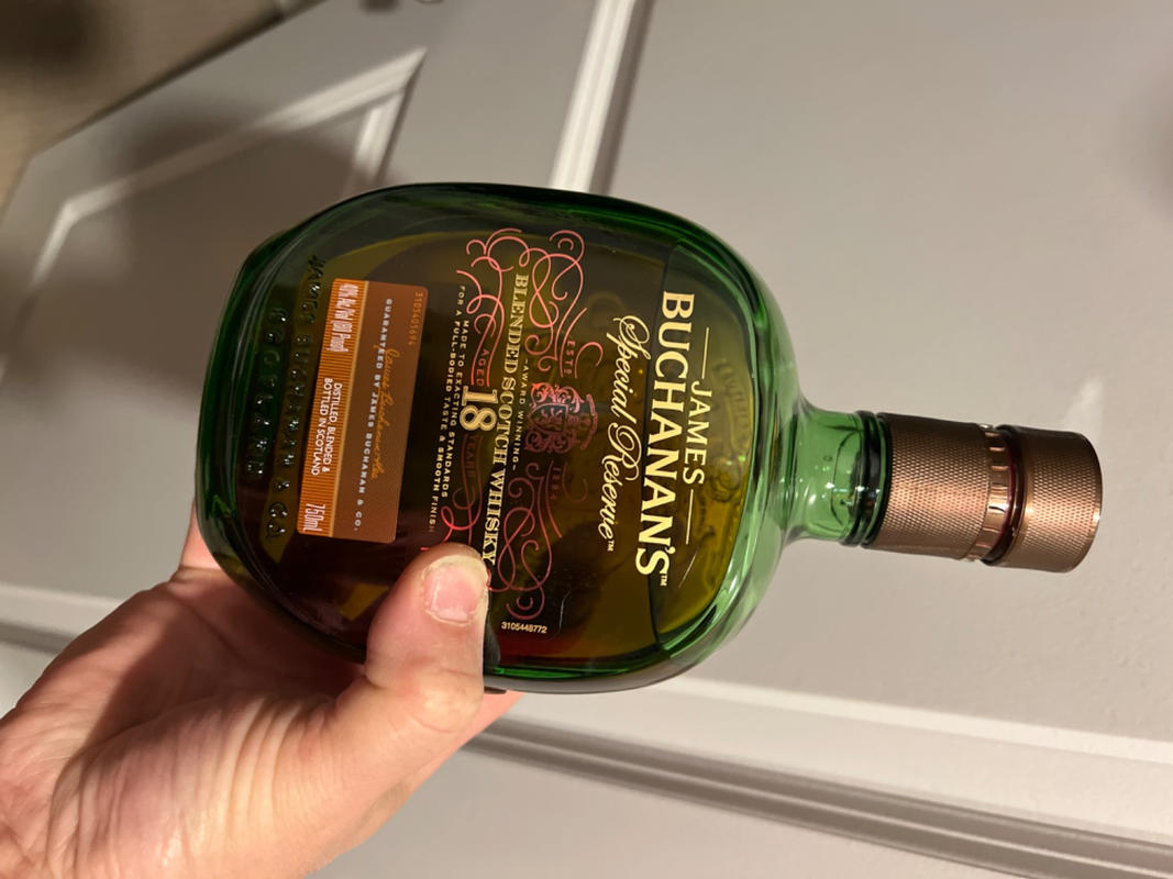Buchanan's 18 Year Scotch Whiskey – Aged Perfection in Every Sip Buchanan's 18 Year Scotch Whiskey – Aged Perfection in Every Sip