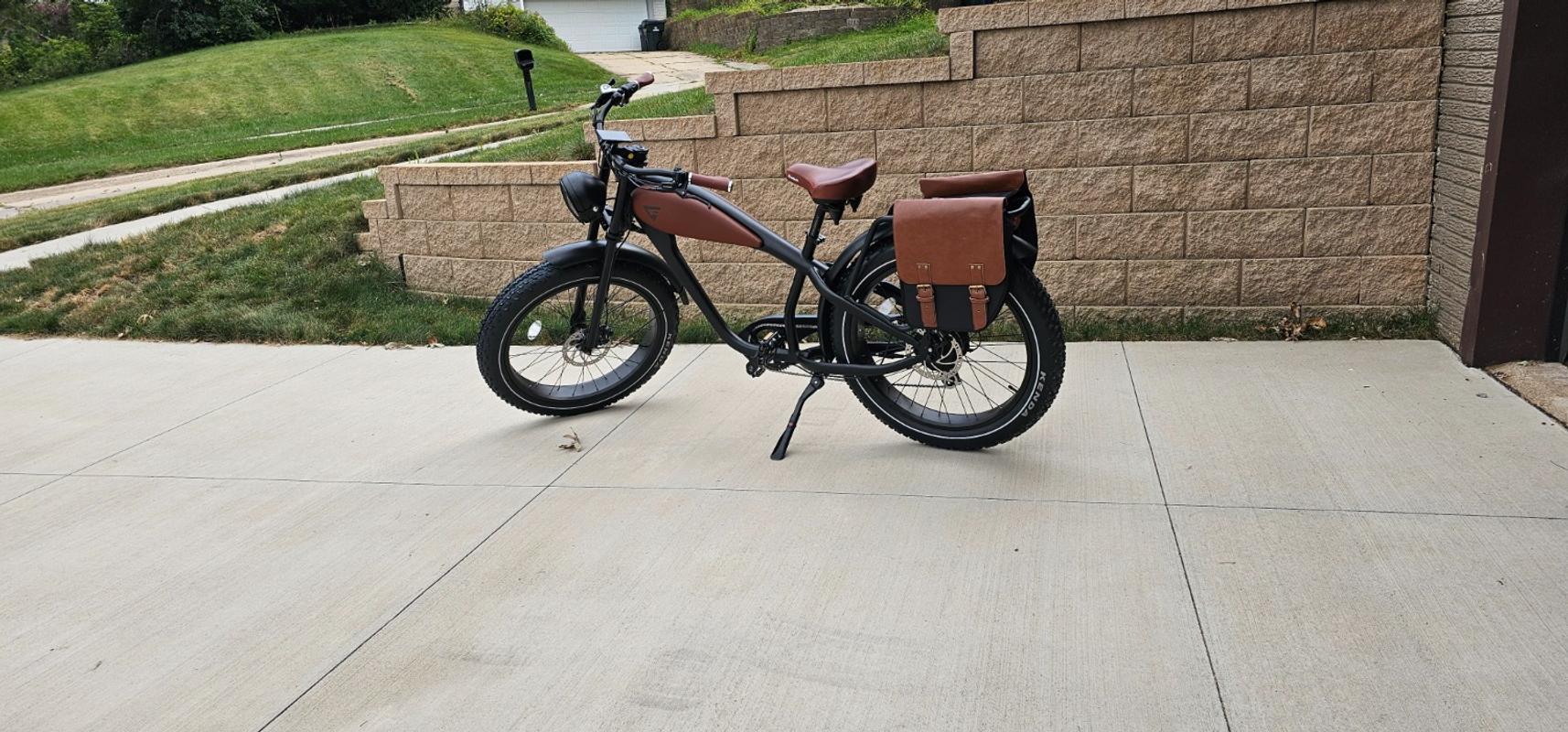 Revibikes チータープラス カフェレーサー ヴィンテージ電動