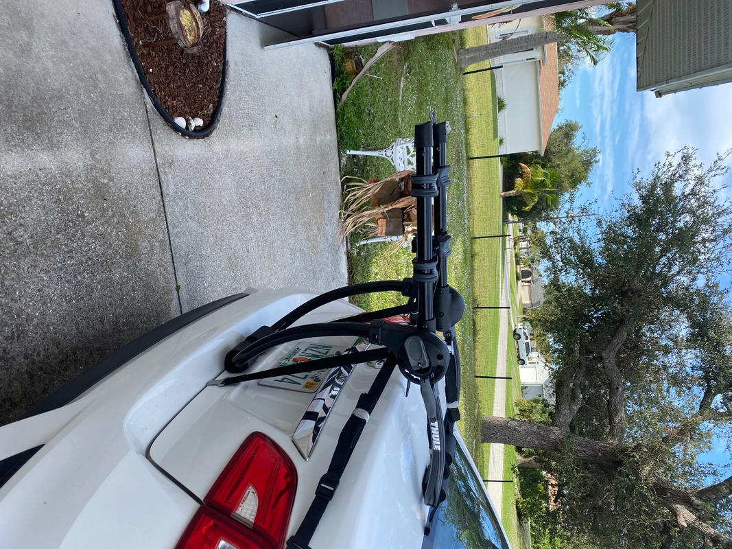 Thule Gateway Pro Trunk Bike Rack 2 Bike Used Acceptable